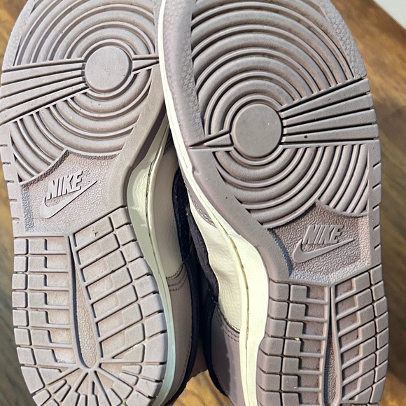 Youth Nike Dunk Low - Picture 7 of 8